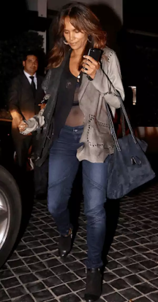 Halle Berry shows off her bellyfollowing rumours she